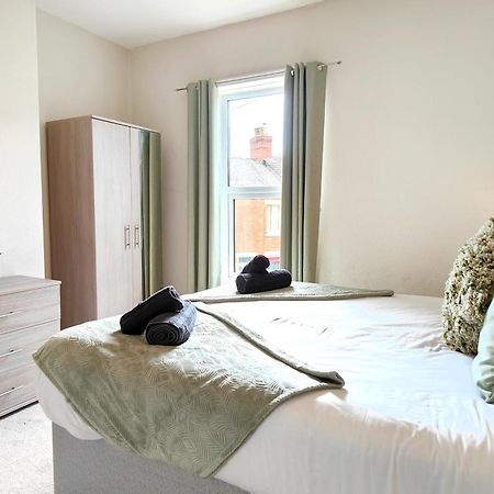 Douglas House, Near Hospital, Attractive And Comfy 2 Bedroom House With Enclosed Yard To Rear Carlisle  Dış mekan fotoğraf