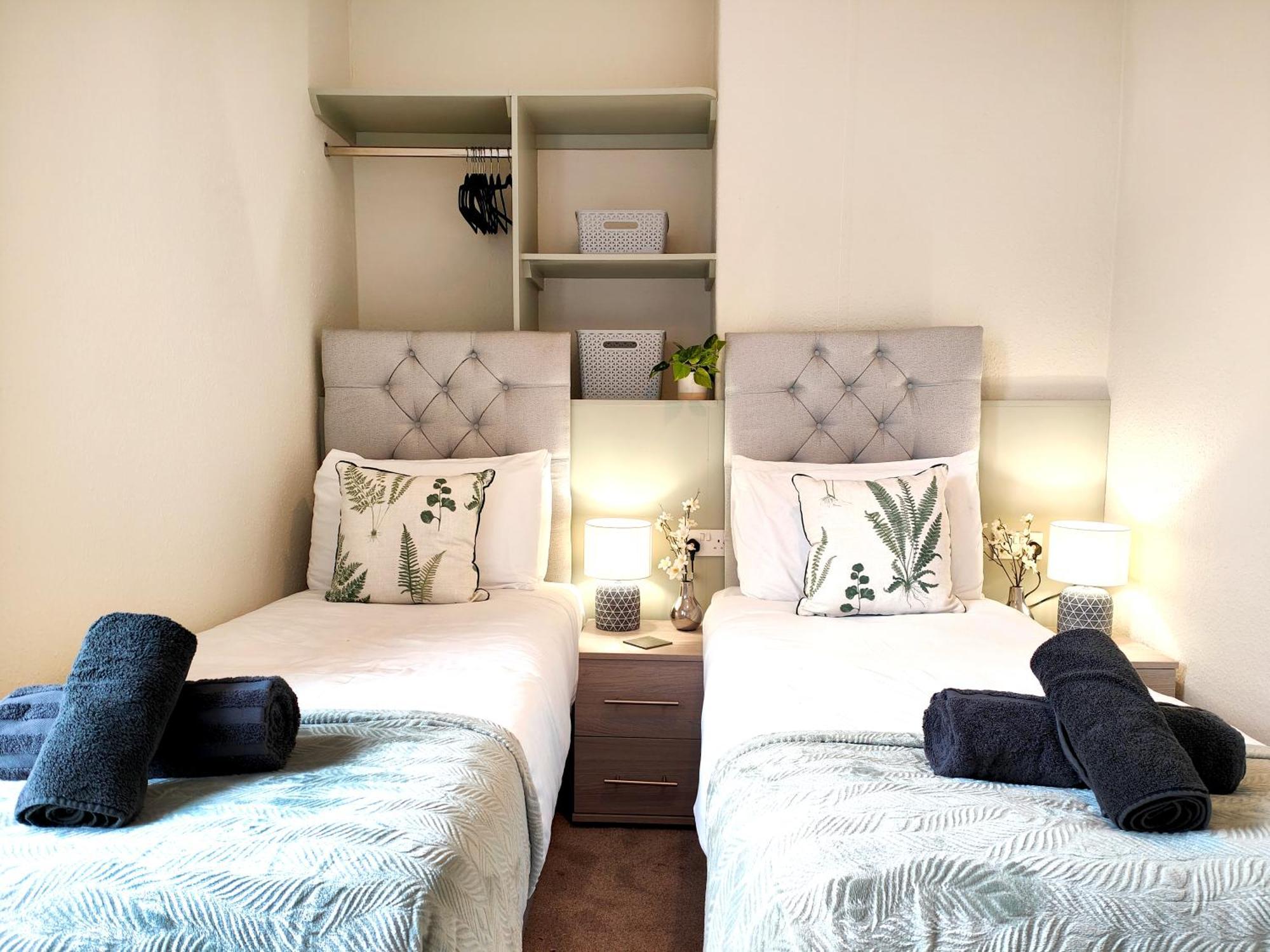 Douglas House, Near Hospital, Attractive And Comfy 2 Bedroom House With Enclosed Yard To Rear Carlisle  Dış mekan fotoğraf