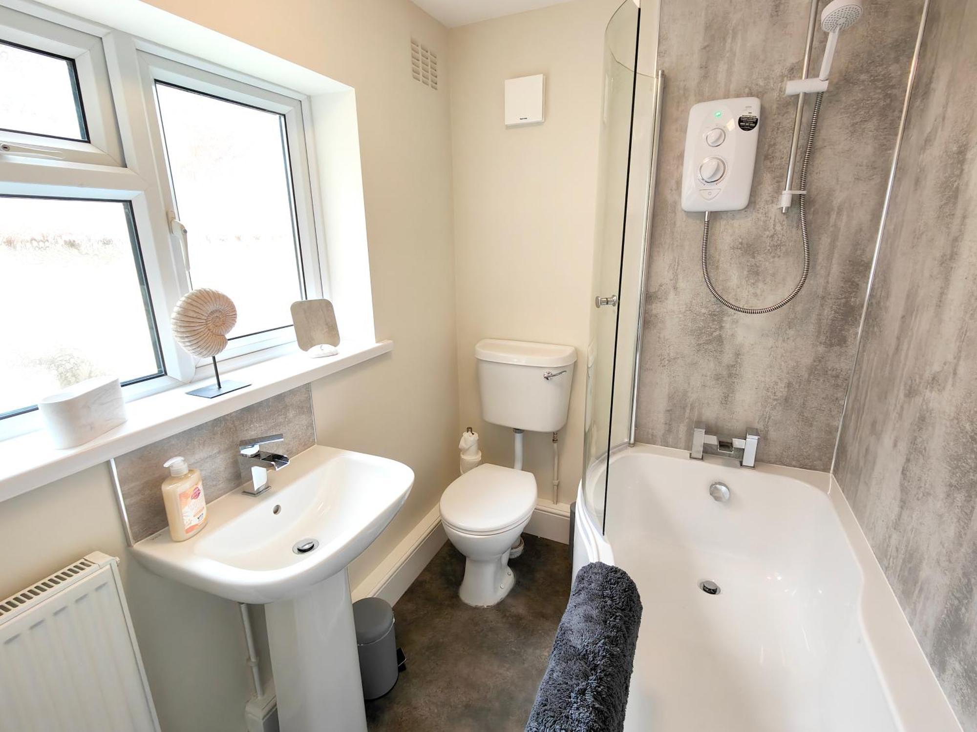 Douglas House, Near Hospital, Attractive And Comfy 2 Bedroom House With Enclosed Yard To Rear Carlisle  Dış mekan fotoğraf